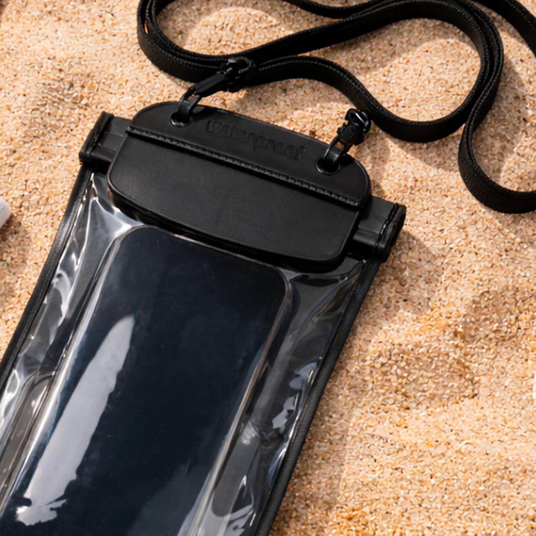 pouch-close-up.jpg	Close-up of the triple zip-lock seal on the Moaki’i sandproof and waterproof phone pouch.